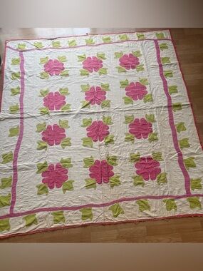 Vintage Antique Appliqué Tulip Quilt 76x68.5